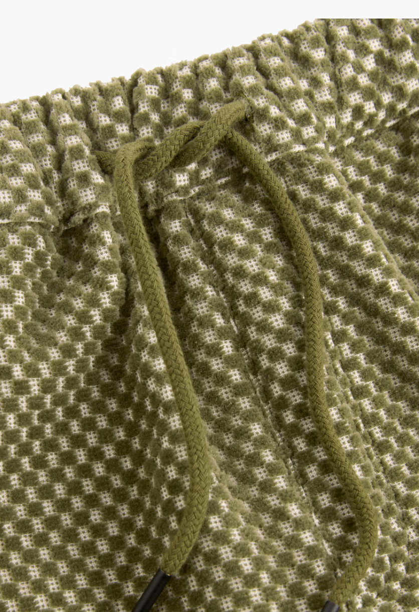 Ayora Pant