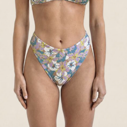 Tavi Bottoms Iao